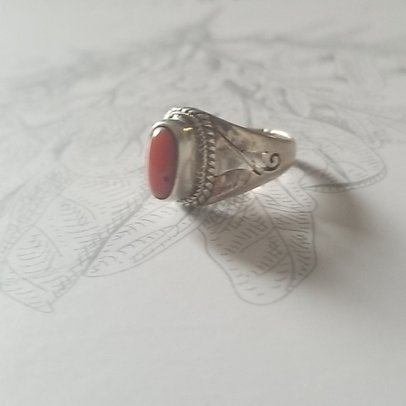 Silver ring. - Picture 3 of 6